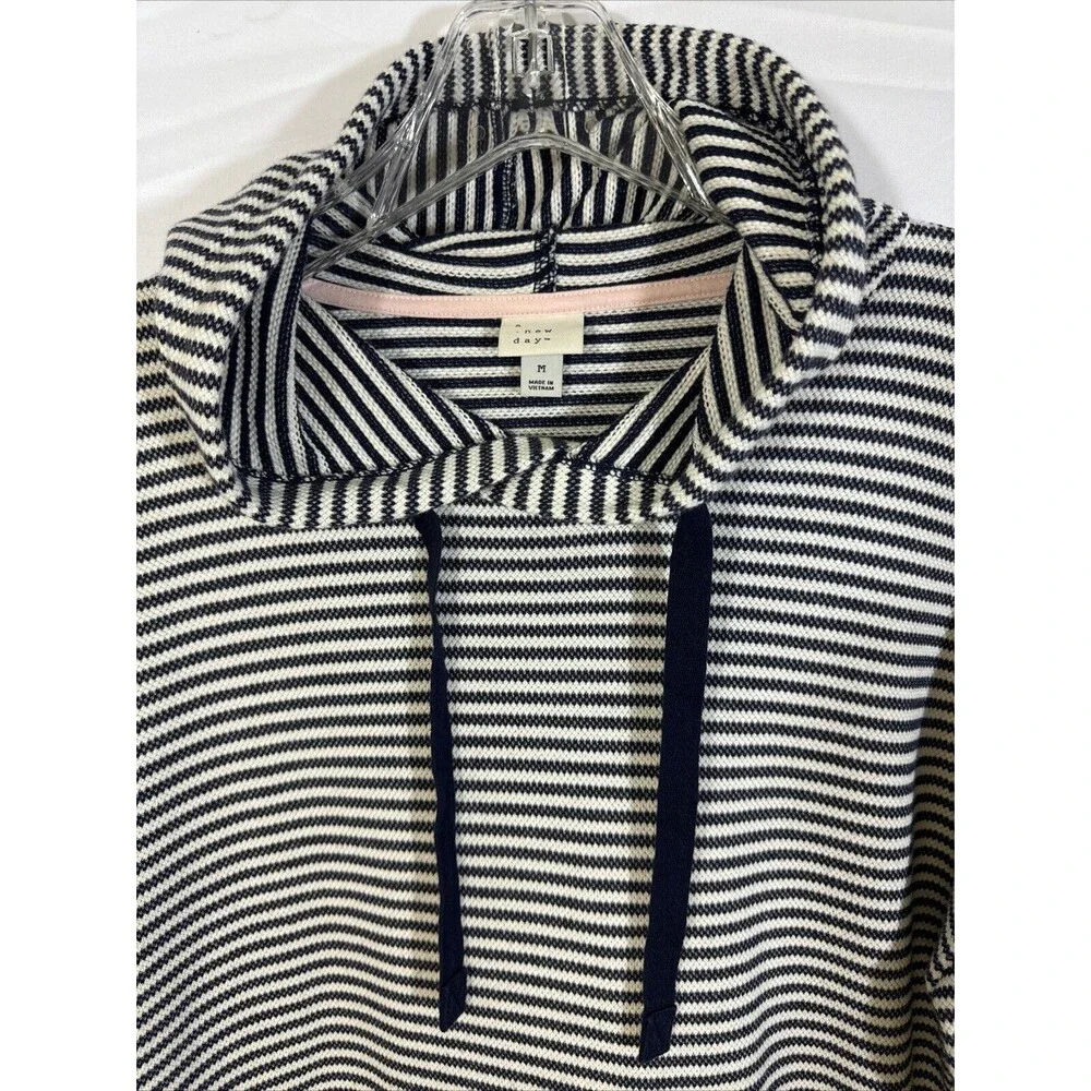 Women’s Striped Knit Hoodie Sweaters Size M Pullover Long Sleeve Casual Tie Neck
